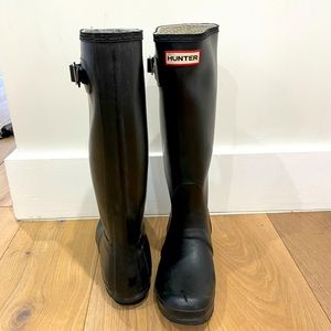 Hunter tall boots. Size 8. Black